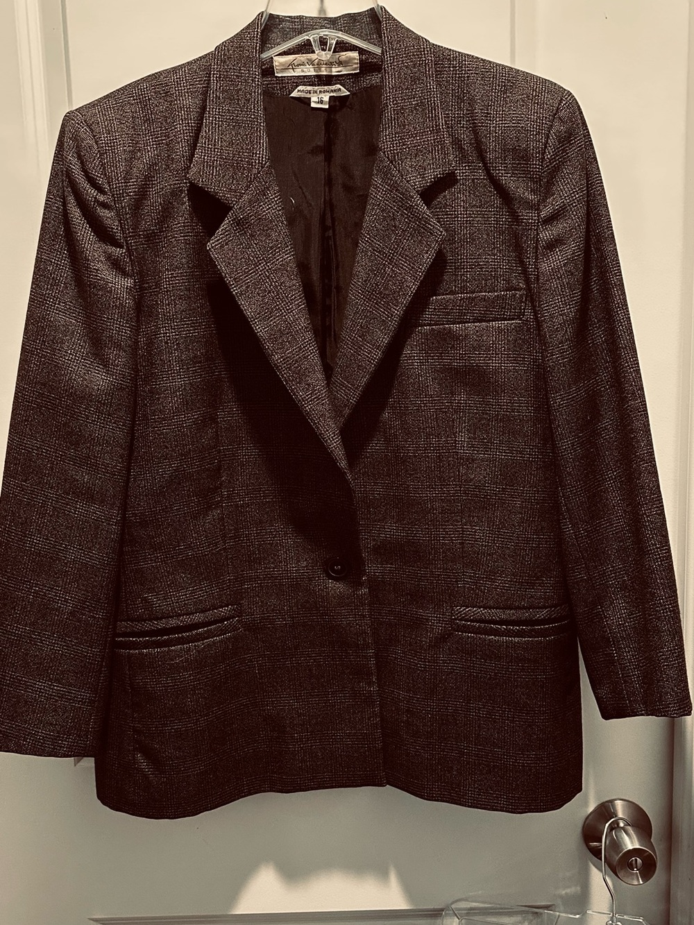 Vintage Gloria Vanderbilt Suit - pleated skirt. Size 16